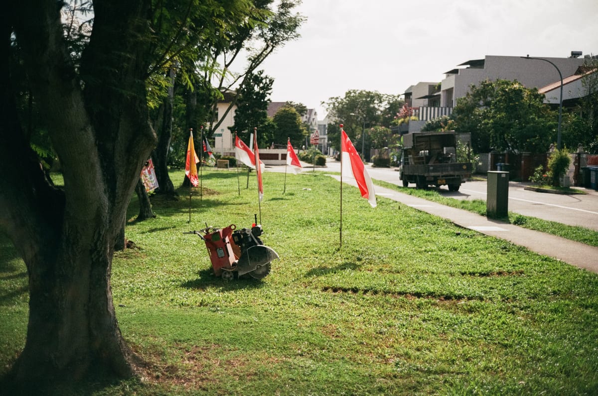 Random snaps on the Leica CL [Fuji C200]